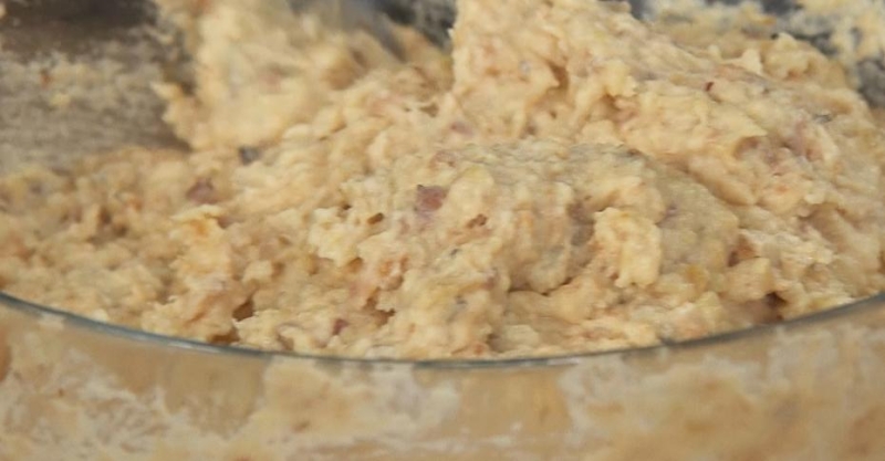 Форшмак с зелёным яблоком и красной икрой