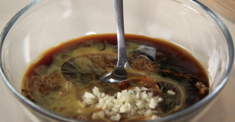 Куриные сердечки в азиатском стиле на шпажках