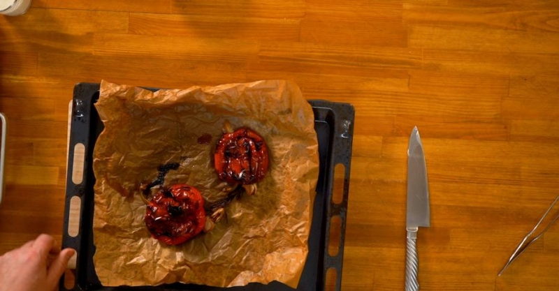 Паста с соусом аля ромеско, малиной и базиликом