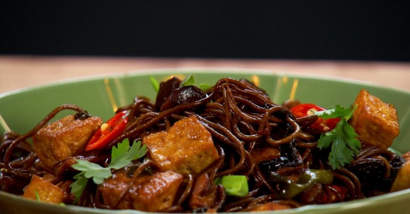 Гречневая лапша с тофу