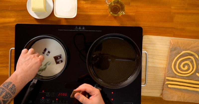 Панна-котта с шоколадным соусом