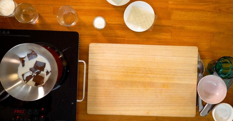 Панна-котта с шоколадным соусом