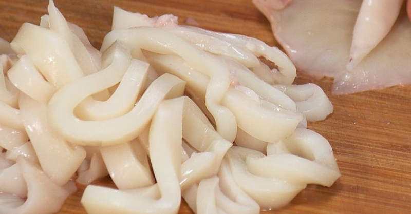 Зелёное ризотто и сливочный кальмар