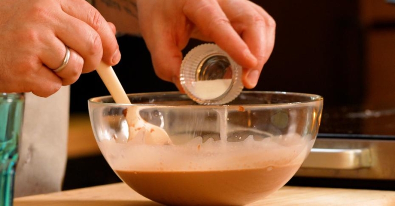 Панна-котта с шоколадным соусом