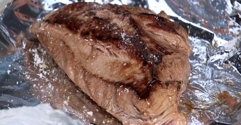 Салат из утки с манго и хурмой