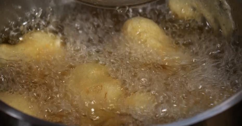 Капуста в хрустящем тесте с соусом сладкий чили