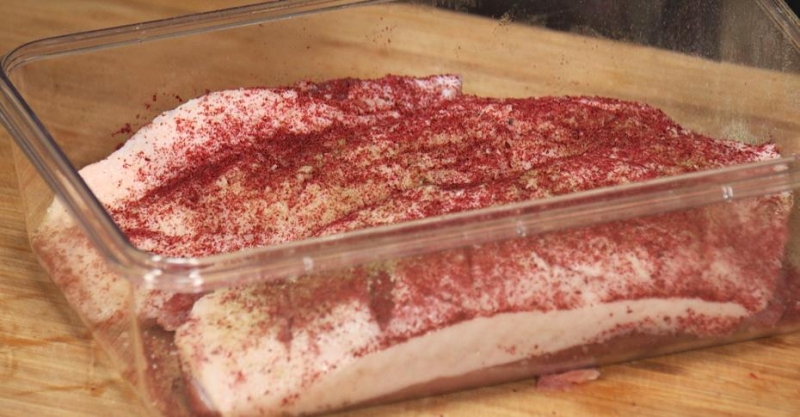 Утиная грудка в ягодах и салат с табаско