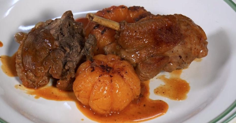 Утка томлёная с мандаринами