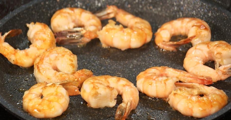 Азиатский салат с фунчозой