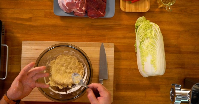 Хрустящие пельмени с мясом в соусе терияки