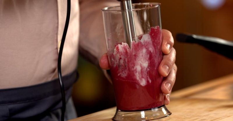 Свекольно-сливочный мусс с сырными крокетами