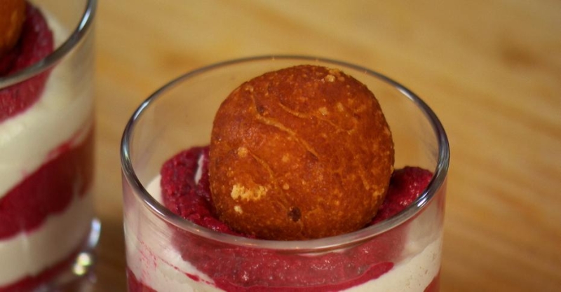 Свекольно-сливочный мусс с сырными крокетами