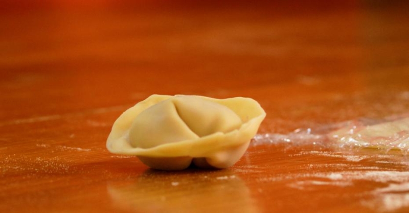 Хрустящие пельмени с мясом в соусе терияки