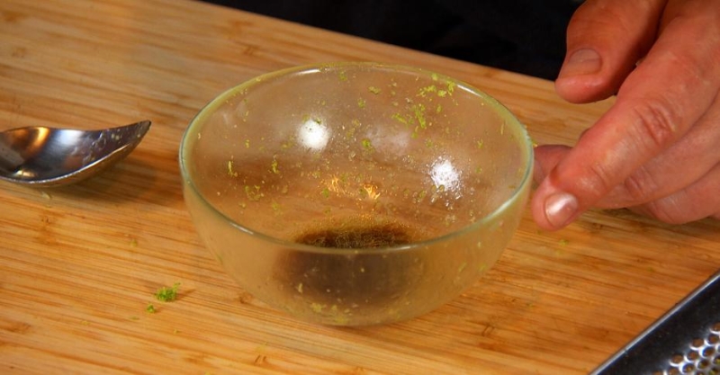 Лаймовый рис с морепродуктами и соусом из лемонграсса и лайма