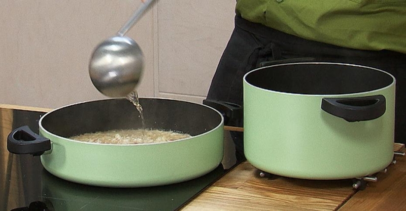 Зелёное ризотто и сливочный кальмар