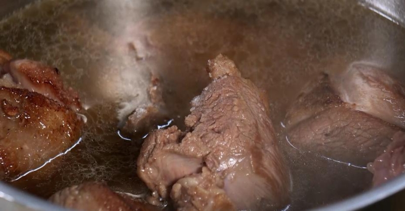 Утка томлёная с мандаринами