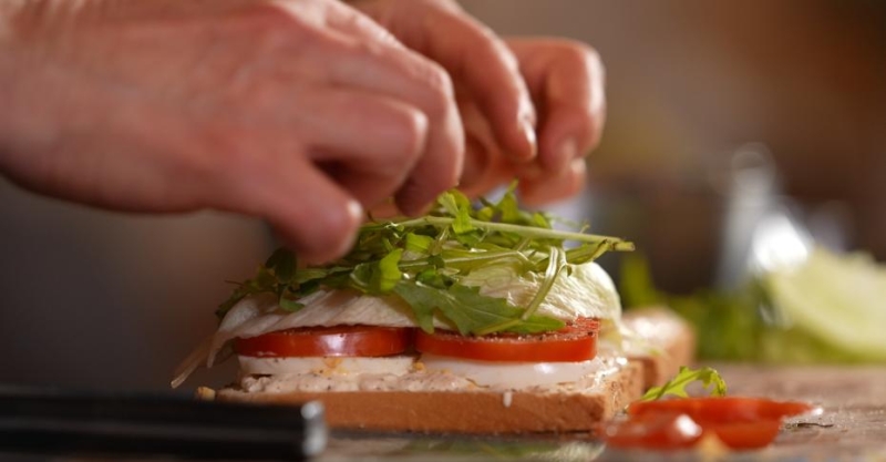 Тост трамедзино с тунцом