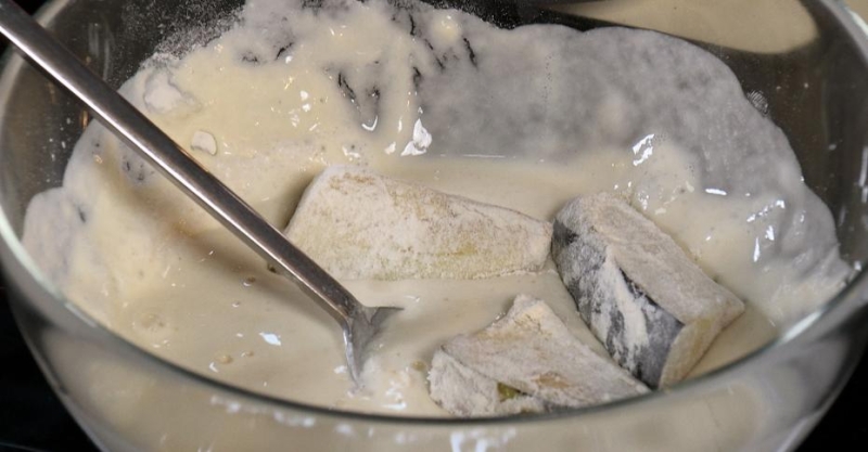 Баклажаны в темпуре с салатом