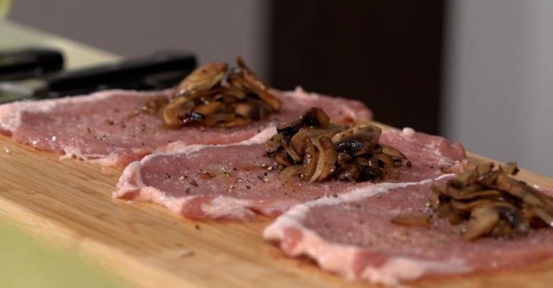 Голубцы со стейком из свинины