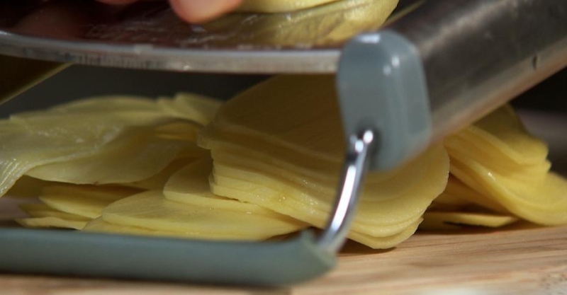 Куриное филе, фаршированное соусом чимичурри, с картофелем пай