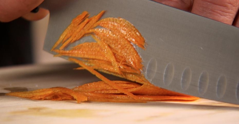 Салат с кускусом и курицей-гриль