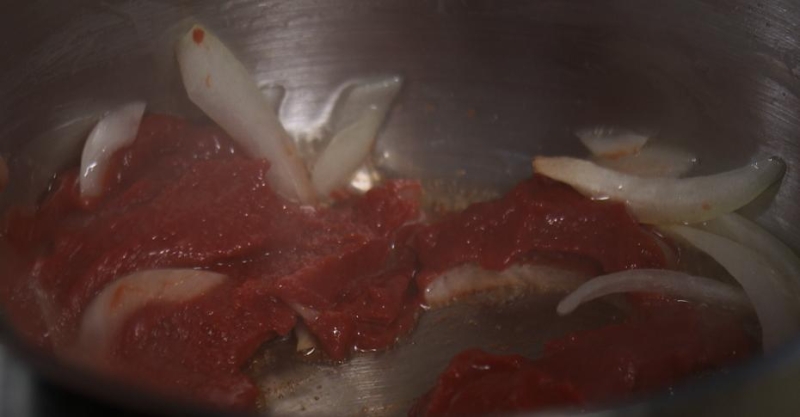 Голубцы с колбасками в итальянском стиле