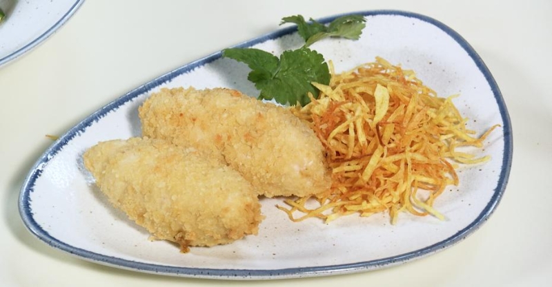 Куриное филе, фаршированное соусом чимичурри, с картофелем пай