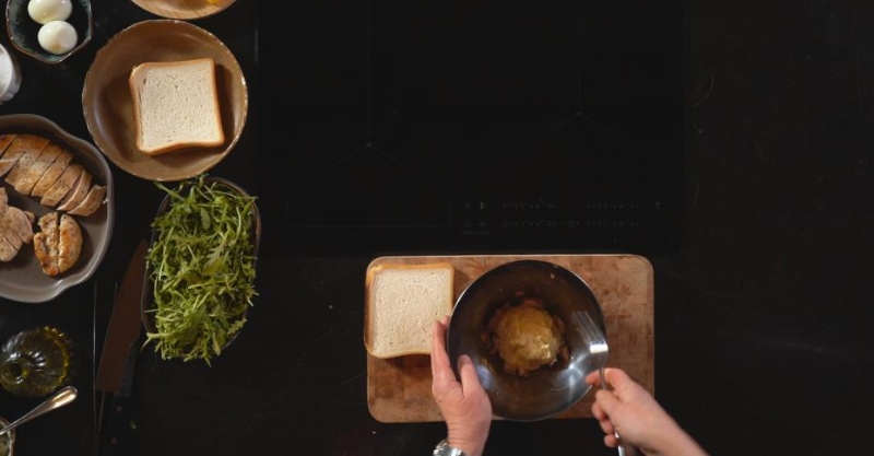 Тост трамедзино с тунцом