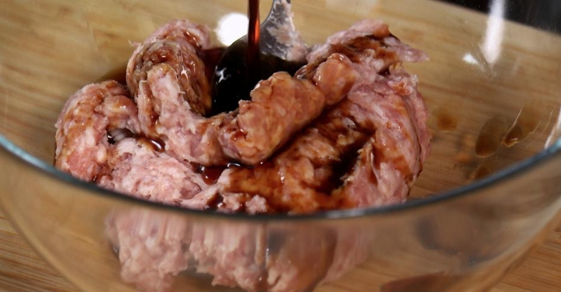 Азиатские голубцы в пекинской капусте