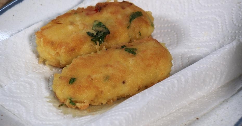 Вада пав (бургер с острой картофельной котлетой по-индийски)