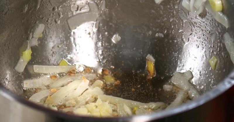 Корейский салат из полусырой картошки