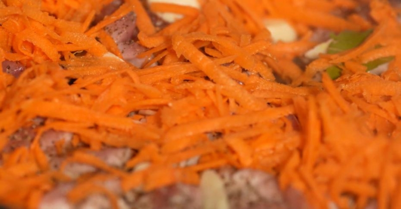 Индейка с морковью и сливками