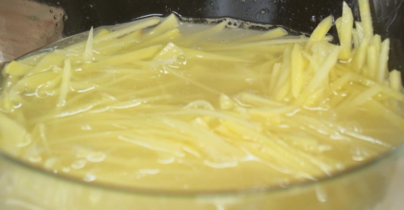 Куриное филе, фаршированное соусом чимичурри, с картофелем пай