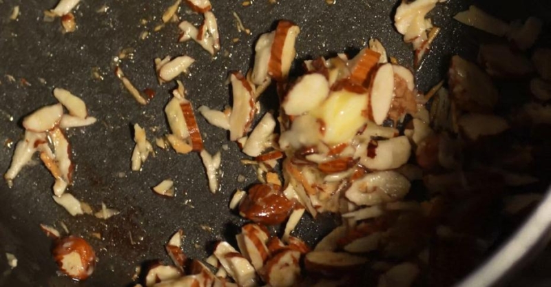 Салат со свёклой и миндалём