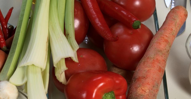 Запечённая свиная грудинка с овощами