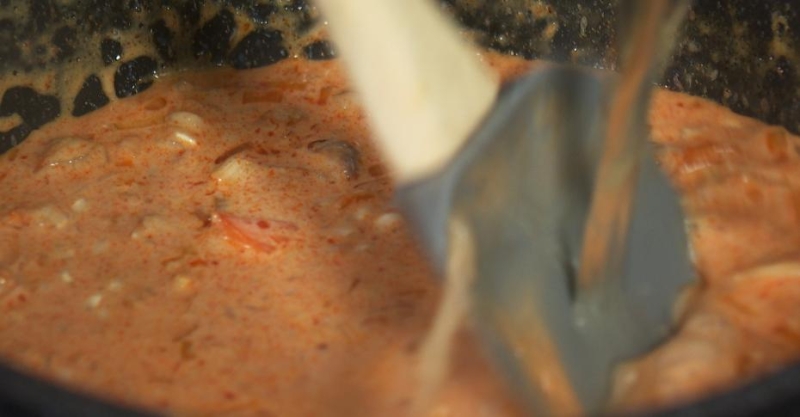 Ризотто Том Ям и десерт из рисовой бумаги