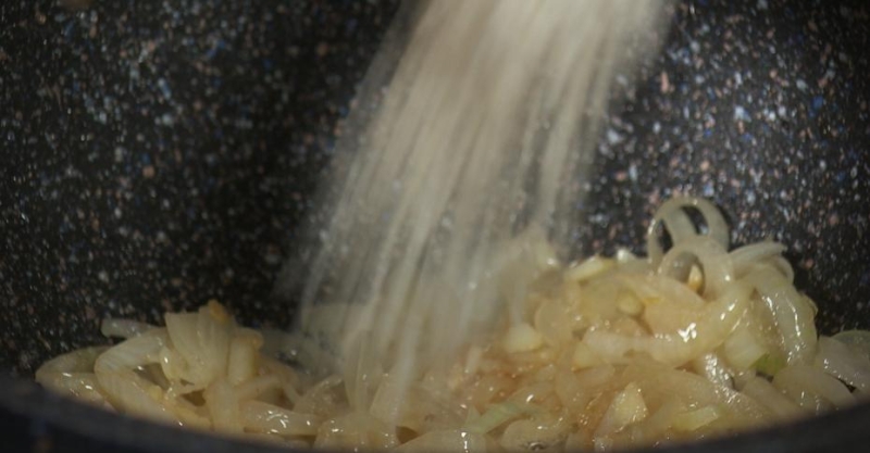 Курица по-гречески с питой