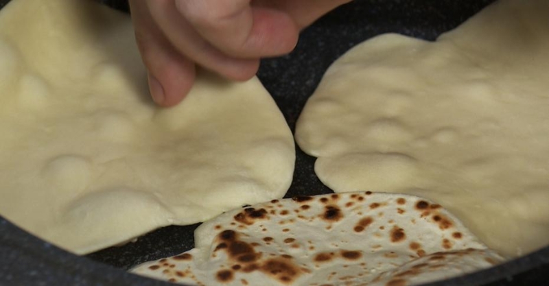 Курица по-гречески с питой