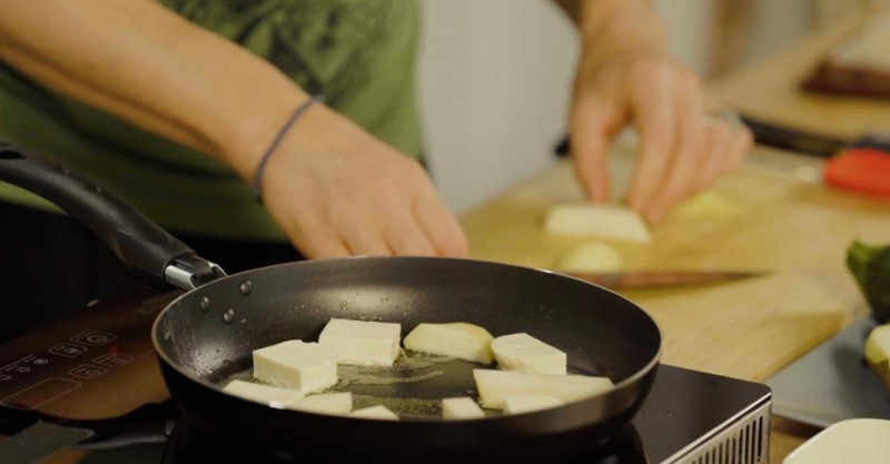 Зелёный салат с грушей