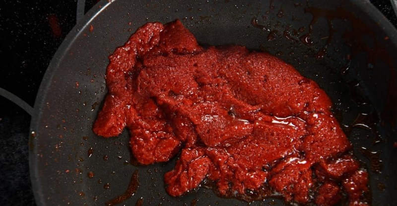 Айвар (икра из запечённых баклажанов и перцев)