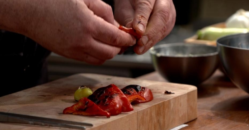 Бургер и «бабочка» из форели