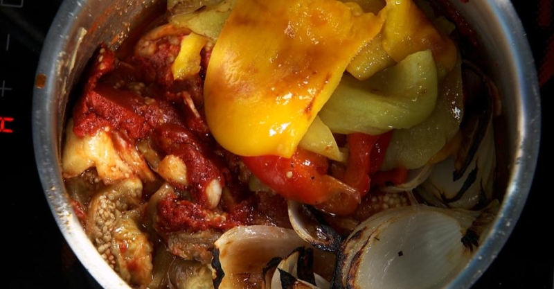 Айвар (икра из запечённых баклажанов и перцев)