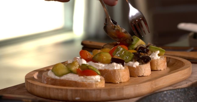 Брускетты с овощами