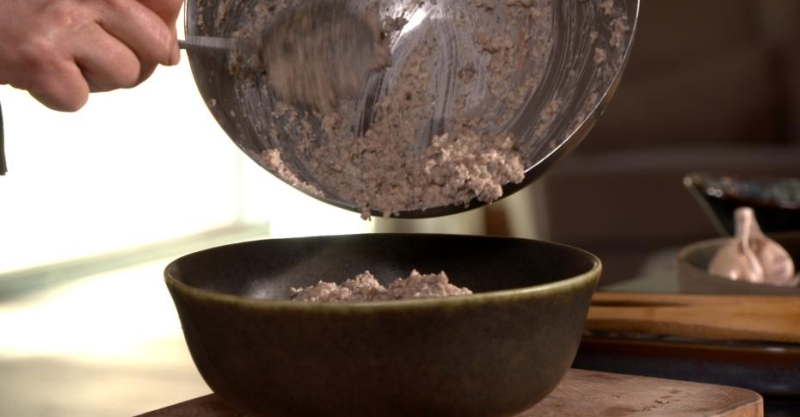 Кростини с грибным паштетом