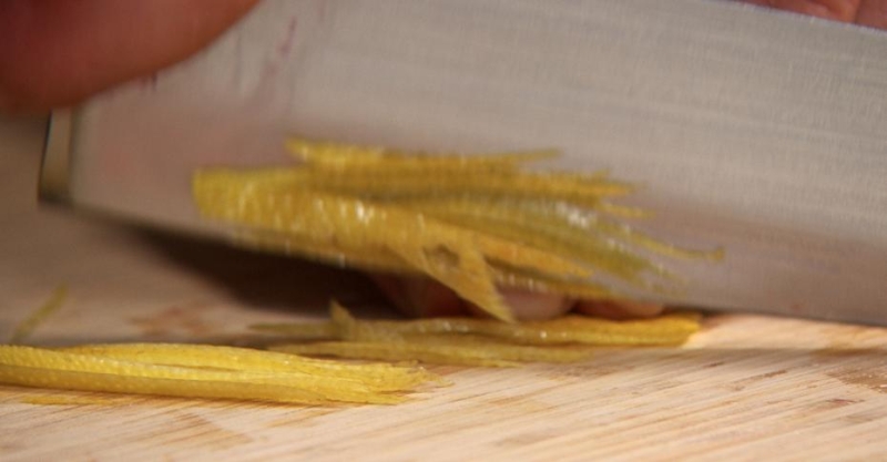 Форель, маринованная со свекольным соком