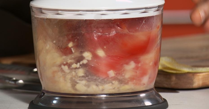 Судак папильот с соусом ромеско