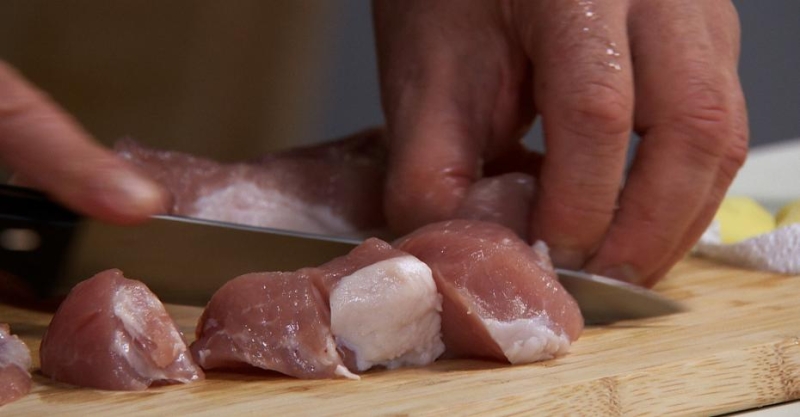 Жаркое из свинины с картофелем и грибами шиитаке