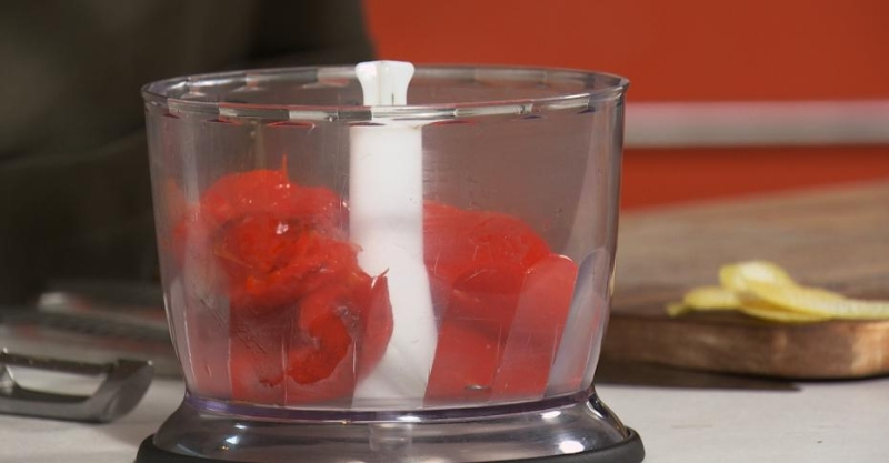 Судак папильот с соусом ромеско