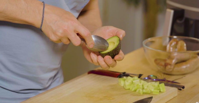 Зелёный салат с брокколи