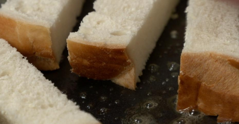 Крем четыре сыра с гренками